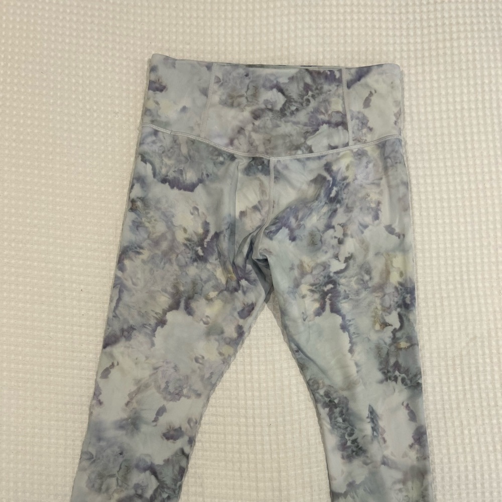 Athleta elation snow dye butter soft NWOT.